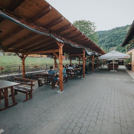 Pensiunea Rau Sadului Luaran gambar